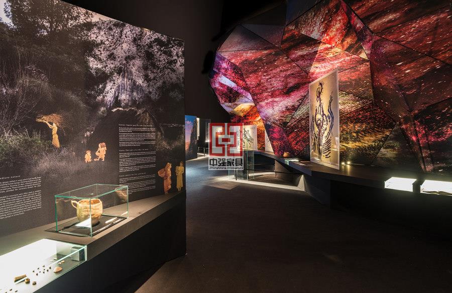 博物館展柜定制 | 專業(yè)定制服務與廠家直供-中強展柜