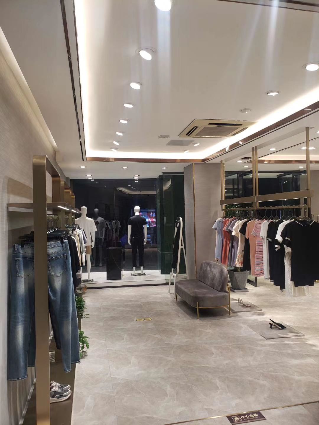 宣城服裝店展柜定制業(yè)務(wù)，哪個(gè)公司可以提供