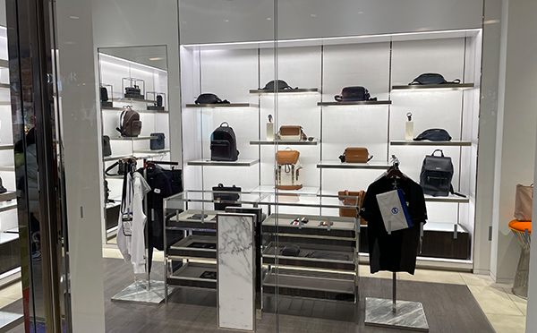 服裝展柜柜臺(tái)展示柜定制——中強(qiáng)展柜廠