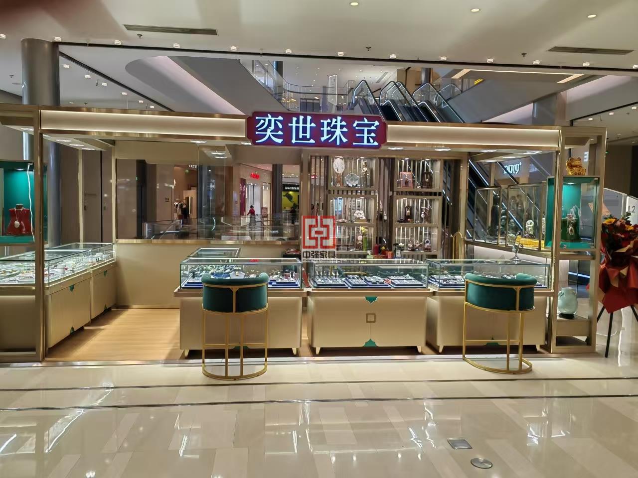 高檔珠寶首飾店鋪，商場(chǎng)多經(jīng)點(diǎn)位展柜定制，南京中強(qiáng)展柜廠(chǎng)
